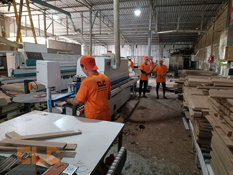 Khám Phá Kỹ Thuật Sử Dụng Máy CNC Trong Sản Xuất Nội Thất Tại Gia Công CLC