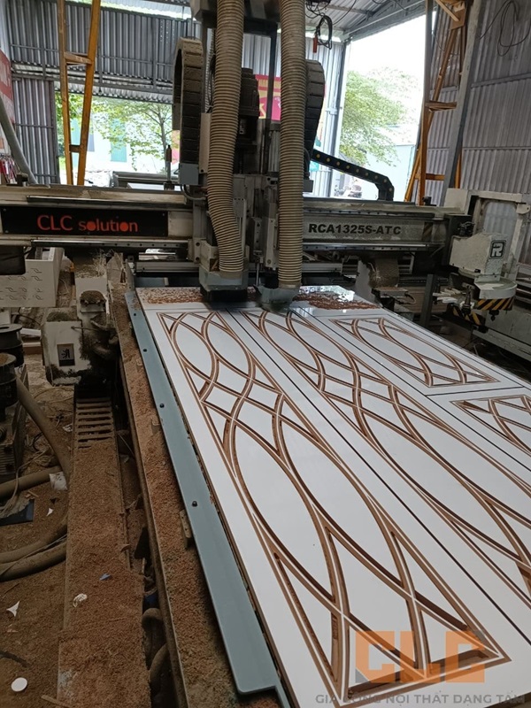 Gia công cnc vách hoa văn khi từng đường cắt tạo nên kiệt tác nghệ thuật