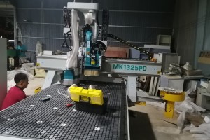 MÁY CNC TRUNG TÂM 1 ĐẦU THAY DAO 12 MŨI, 1 Ổ KHOAN 9 MŨI HÃNG MAS -MODEL:MK1325PD